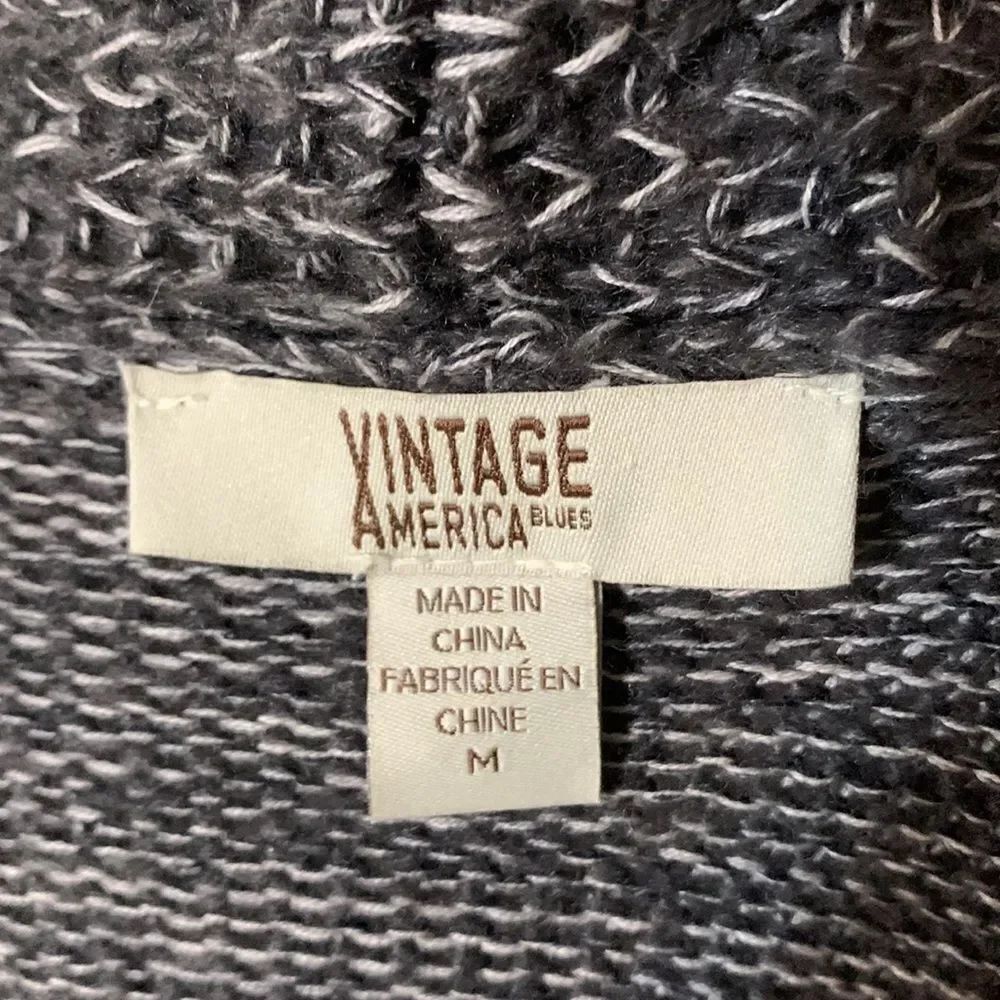 3for$20 Cardigan medium - Picture 3 of 3